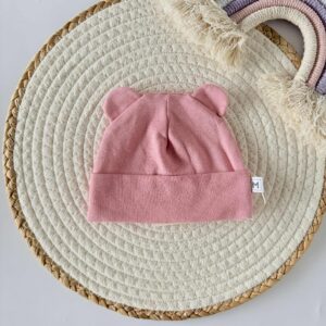 Czapka pudrowy róż z uszkami