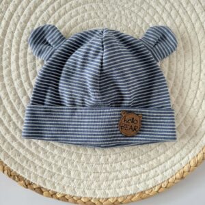 Czapka w niebieskie paseczki